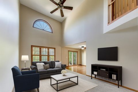 Tiny photo for 810 Thornwood Drive, St. Charles, IL 60174 (MLS # 12469523)