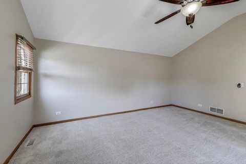 Tiny photo for 810 Thornwood Drive, St. Charles, IL 60174 (MLS # 12469523)
