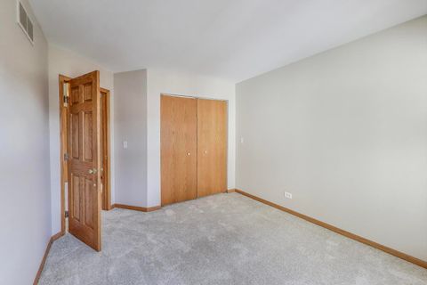 Tiny photo for 810 Thornwood Drive, St. Charles, IL 60174 (MLS # 12469523)