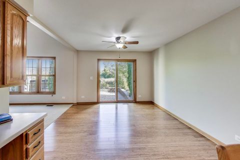 Tiny photo for 810 Thornwood Drive, St. Charles, IL 60174 (MLS # 12469523)