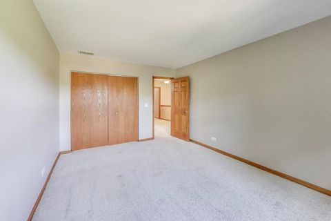 Tiny photo for 810 Thornwood Drive, St. Charles, IL 60174 (MLS # 12469523)
