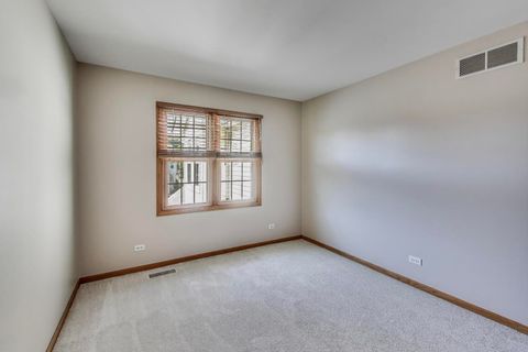 Tiny photo for 810 Thornwood Drive, St. Charles, IL 60174 (MLS # 12469523)