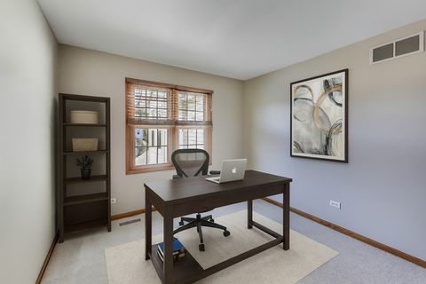 Tiny photo for 810 Thornwood Drive, St. Charles, IL 60174 (MLS # 12469523)