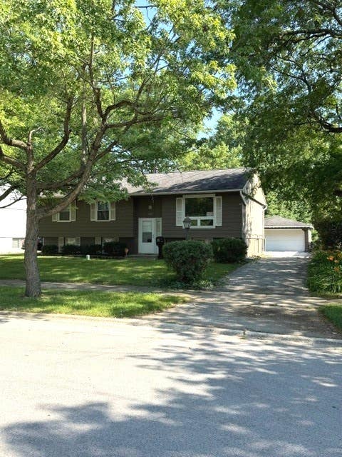 Photo of 450 E Mulberry Court, Glenwood, IL 60425 (MLS # 12539675)