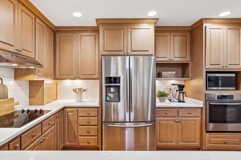 Tiny photo for 580 Hillside Avenue, Glen Ellyn, IL 60137 (MLS # 12511757)