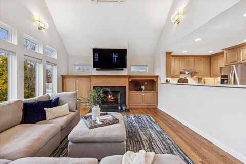 Tiny photo for 580 Hillside Avenue, Glen Ellyn, IL 60137 (MLS # 12511757)