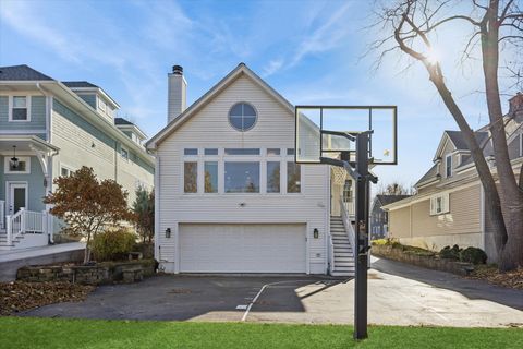 Tiny photo for 580 Hillside Avenue, Glen Ellyn, IL 60137 (MLS # 12511757)