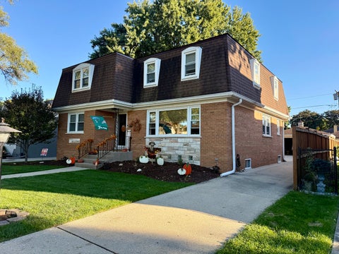 Tiny photo for 9043 Bartlett Avenue, Brookfield, IL 60513 (MLS # 12774140)