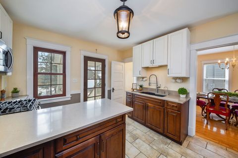 Tiny photo for 718 North Street, Geneva, IL 60134 (MLS # 12593458)