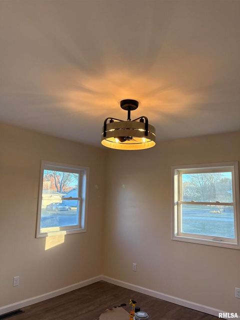 Tiny photo for 504 Westhaven Drive, Centralia, IL 62801 (MLS # EB460504)