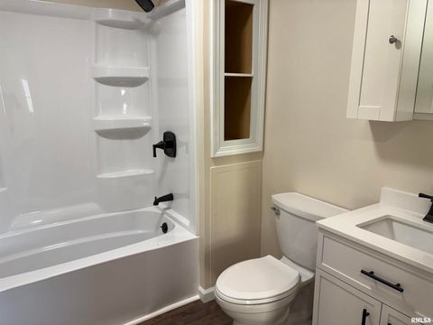 Tiny photo for 504 Westhaven Drive, Centralia, IL 62801 (MLS # EB460504)