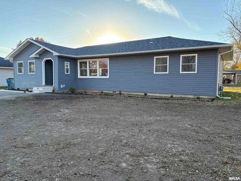 Tiny photo for 504 Westhaven Drive, Centralia, IL 62801 (MLS # EB460504)