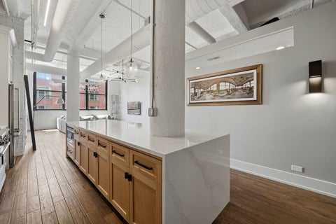 Tiny photo for 1000 W Washington Boulevard #406, Chicago, IL 60607 (MLS # 12657871)