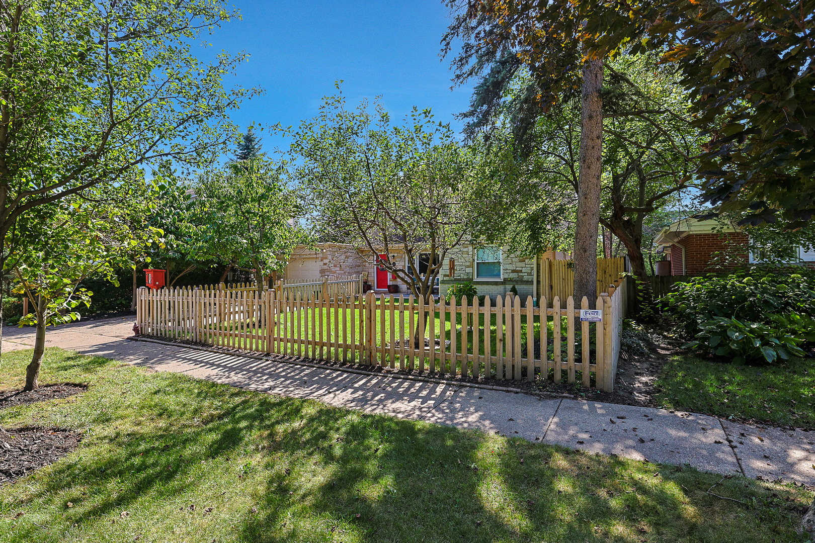 2611 Lake Avenue