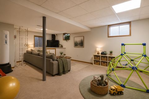 Tiny photo for 684 Regent Drive, Crystal Lake, IL 60014 (MLS # 12665186)