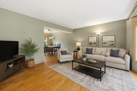 Tiny photo for 684 Regent Drive, Crystal Lake, IL 60014 (MLS # 12665186)