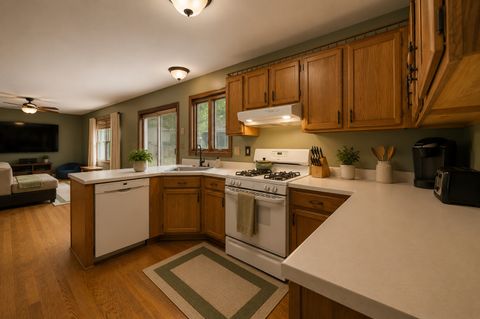 Tiny photo for 684 Regent Drive, Crystal Lake, IL 60014 (MLS # 12665186)