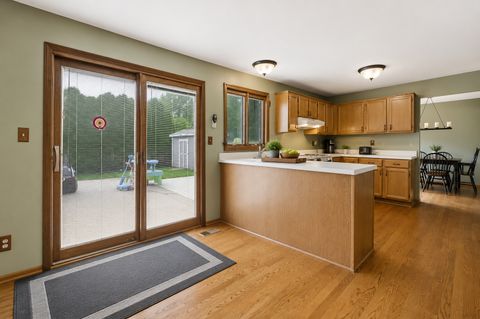 Tiny photo for 684 Regent Drive, Crystal Lake, IL 60014 (MLS # 12665186)
