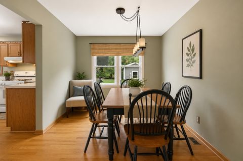 Tiny photo for 684 Regent Drive, Crystal Lake, IL 60014 (MLS # 12665186)