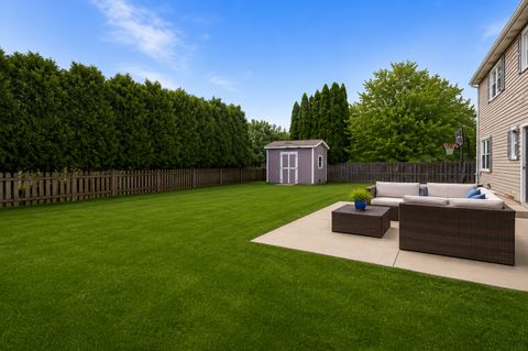 Tiny photo for 684 Regent Drive, Crystal Lake, IL 60014 (MLS # 12665186)