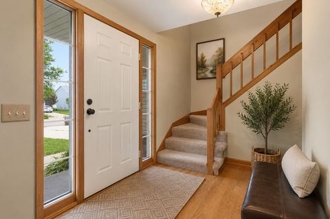 Tiny photo for 684 Regent Drive, Crystal Lake, IL 60014 (MLS # 12665186)