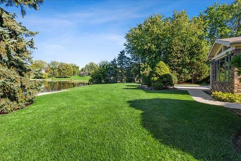Tiny photo for 59 Watergate Drive, South Barrington, IL 60010 (MLS # 12489489)