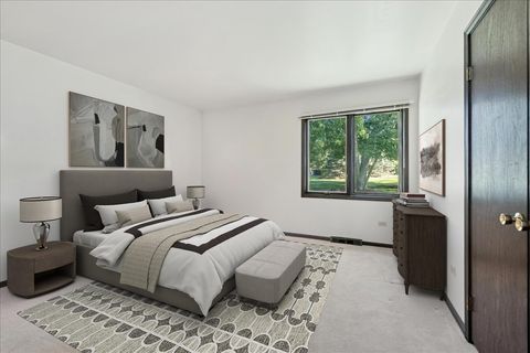 Tiny photo for 59 Watergate Drive, South Barrington, IL 60010 (MLS # 12489489)