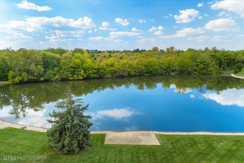 Tiny photo for 59 Watergate Drive, South Barrington, IL 60010 (MLS # 12489489)