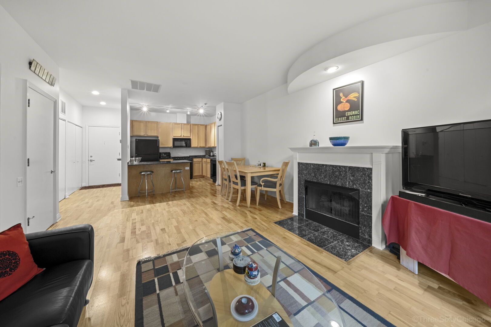 333 N Jefferson Street 307