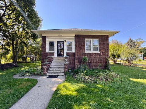 Photo of 17026 Bulger Avenue, Hazel Crest, IL 60429 (MLS # 12497365) Photo of 17026 Bulger Avenue, Hazel Crest, IL 60429 (MLS # 12497365)