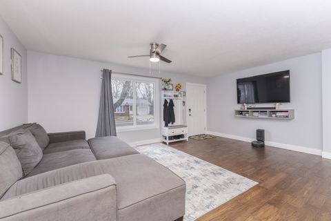 Tiny photo for 221 Meadowbrook Drive, Bloomington, IL 61701 (MLS # 12546518)