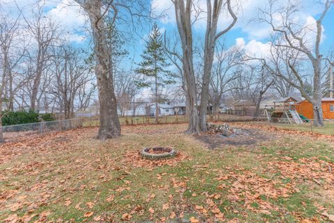 Tiny photo for 221 Meadowbrook Drive, Bloomington, IL 61701 (MLS # 12546518)