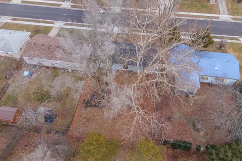 Tiny photo for 221 Meadowbrook Drive, Bloomington, IL 61701 (MLS # 12546518)