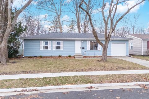 Tiny photo for 221 Meadowbrook Drive, Bloomington, IL 61701 (MLS # 12546518)