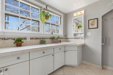 Tiny photo for 414 Barton Avenue, Evanston, IL 60202 (MLS # 12678575)