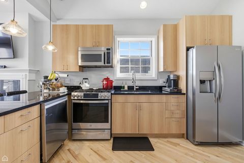 Tiny photo for 2249 W Foster Avenue #3, Chicago, IL 60625 (MLS # 12545852)