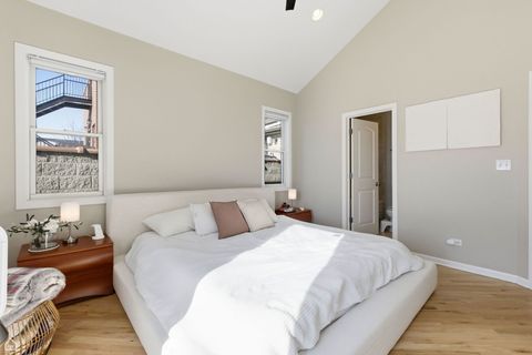 Tiny photo for 2249 W Foster Avenue #3, Chicago, IL 60625 (MLS # 12545852)