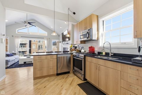 Tiny photo for 2249 W Foster Avenue #3, Chicago, IL 60625 (MLS # 12545852)