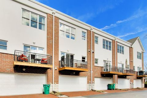 Tiny photo for 1853 Prairie Street, Glenview, IL 60025 (MLS # 12577410)