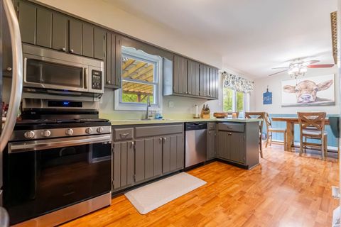 Tiny photo for 1400 Delaney Road, New Lenox, IL 60451 (MLS # 12629934)