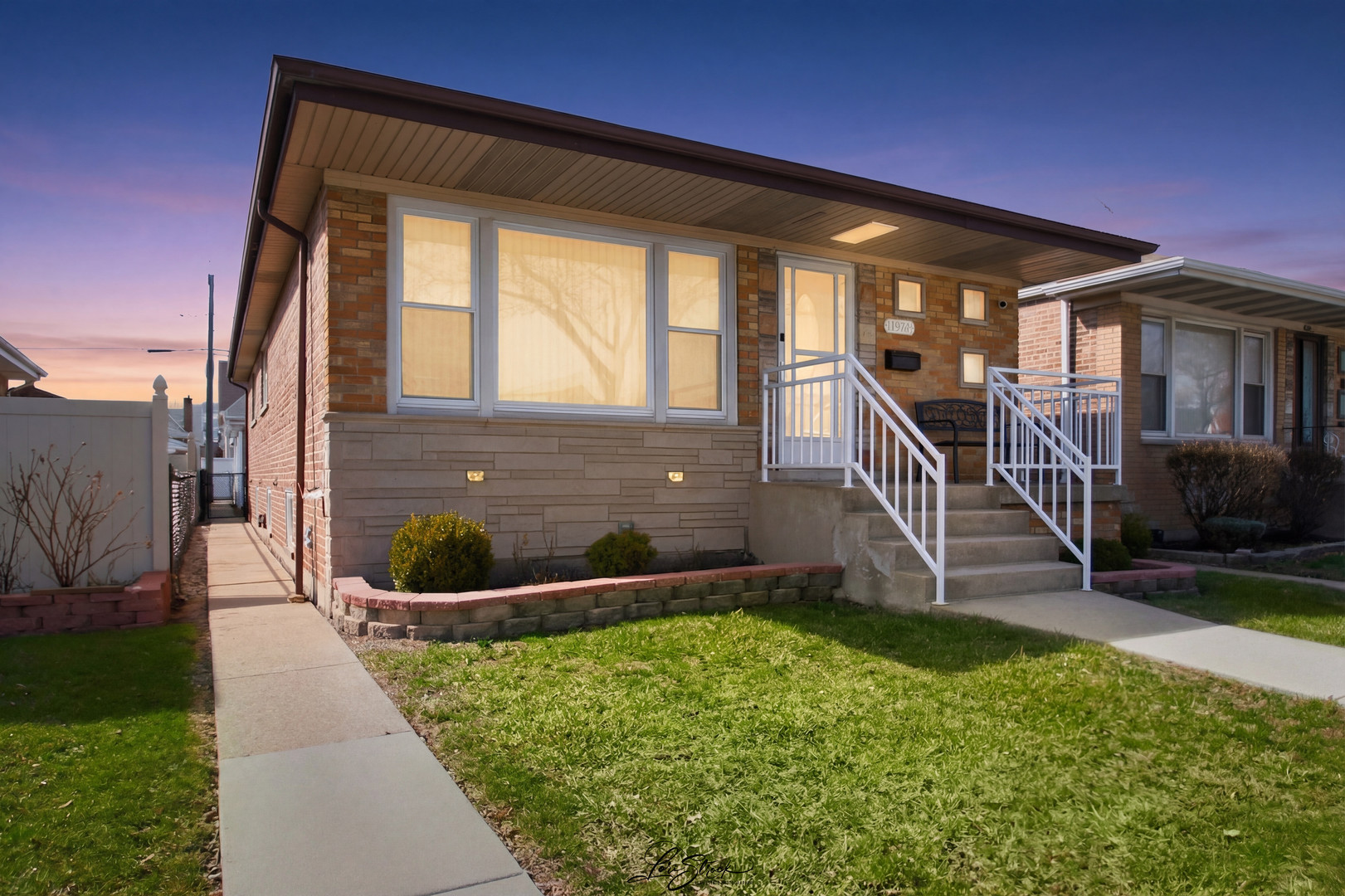 11046 S Ewing Avenue