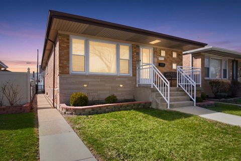 Tiny photo for 11046 S Ewing Avenue, Chicago, IL 60617 (MLS # 12594675)