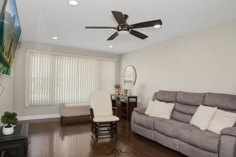 Tiny photo for 11046 S Ewing Avenue, Chicago, IL 60617 (MLS # 12594675)