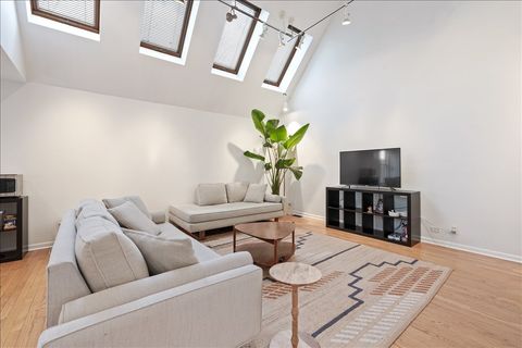 Tiny photo for 1233 GLENCOE Avenue, Highland Park, IL 60035 (MLS # 12611334)