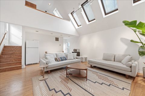 Tiny photo for 1233 GLENCOE Avenue, Highland Park, IL 60035 (MLS # 12611334)