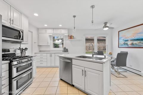 Tiny photo for 48 W Brentwood Drive, Palatine, IL 60074 (MLS # 12437781)