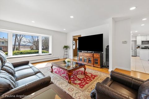 Tiny photo for 48 W Brentwood Drive, Palatine, IL 60074 (MLS # 12437781)