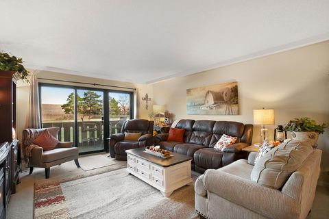 Tiny photo for 13200 W Heiden Circle #2105, Lake Bluff, IL 60044 (MLS # 12490336)