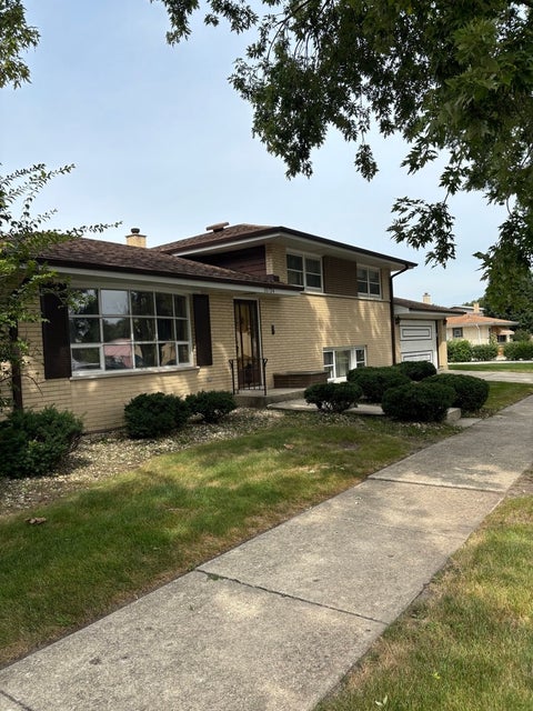Tiny photo for 10734 31st Street, Westchester, IL 60154 (MLS # 12752235)