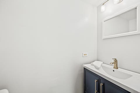 Tiny photo for 19 Elmwood Square, Indian Head Park, IL 60525 (MLS # 12706403)